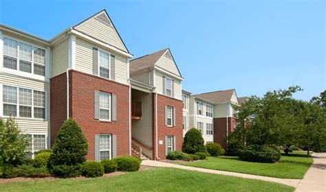 Senior housing typically refers to age-restricted communities that require residents to be over 55 or over 62, but not all senior housing is the same. . Apartments for rent in fredericksburg va